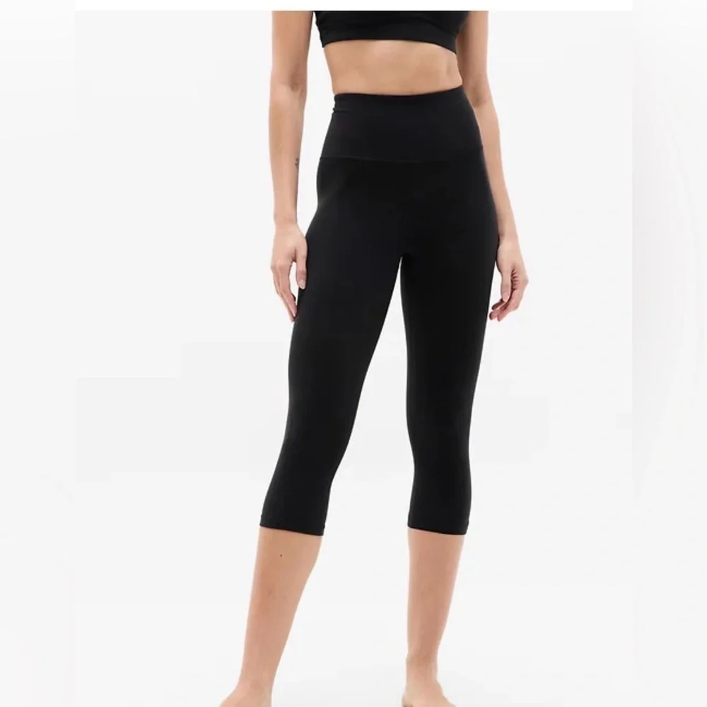 Athleta High Rise Capri Leggings Black Athletic Yoga Pants XSP Petite